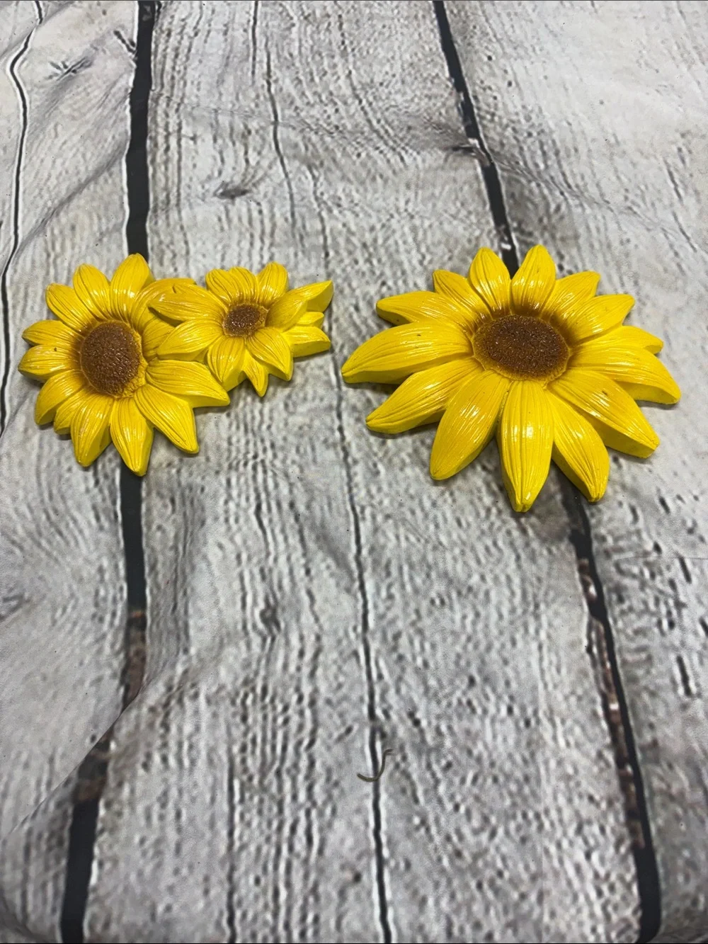 Bright Yellow Sunflower Wall Accent - Decorative Floral Set